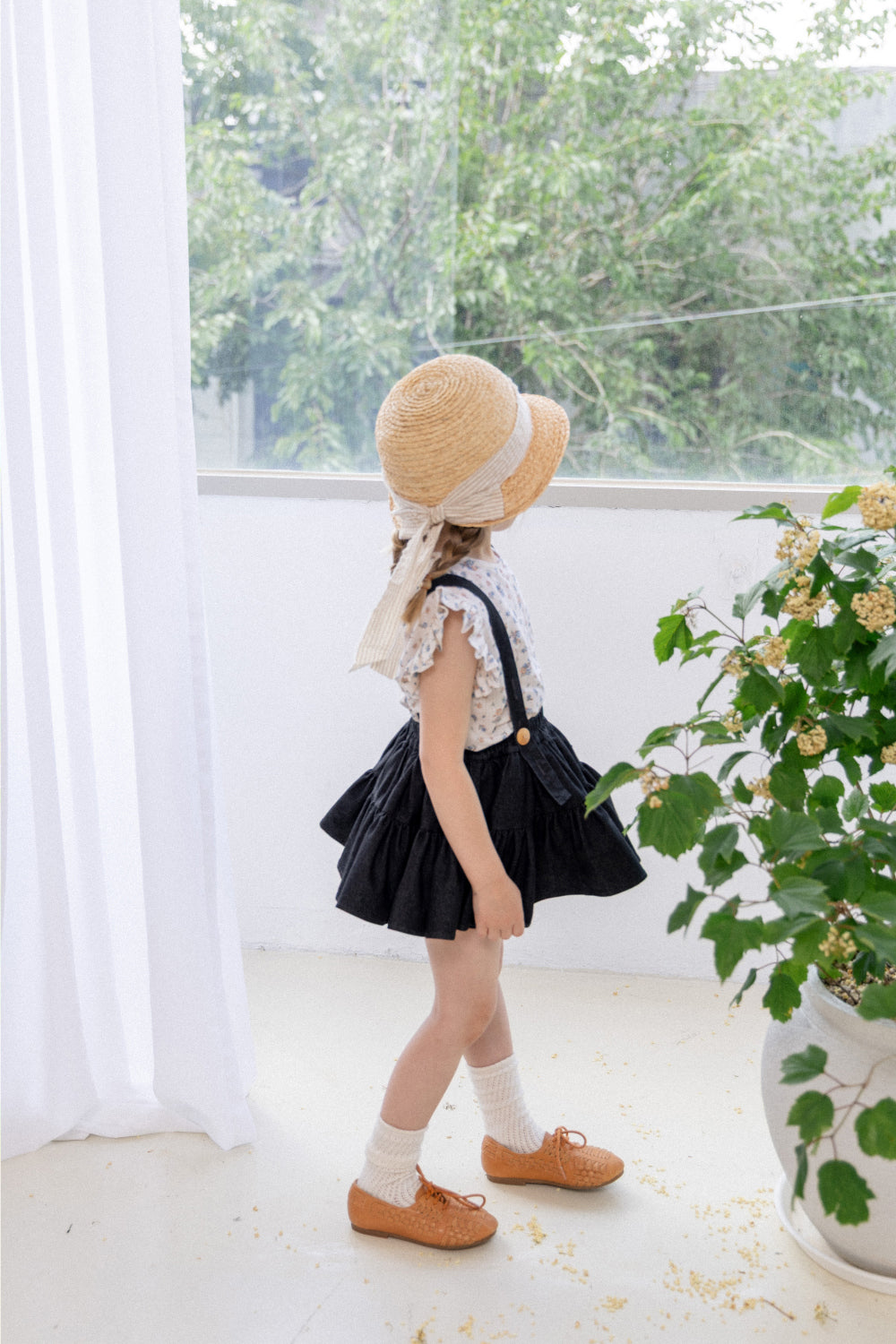 wonny ribbon / Black denim skirt