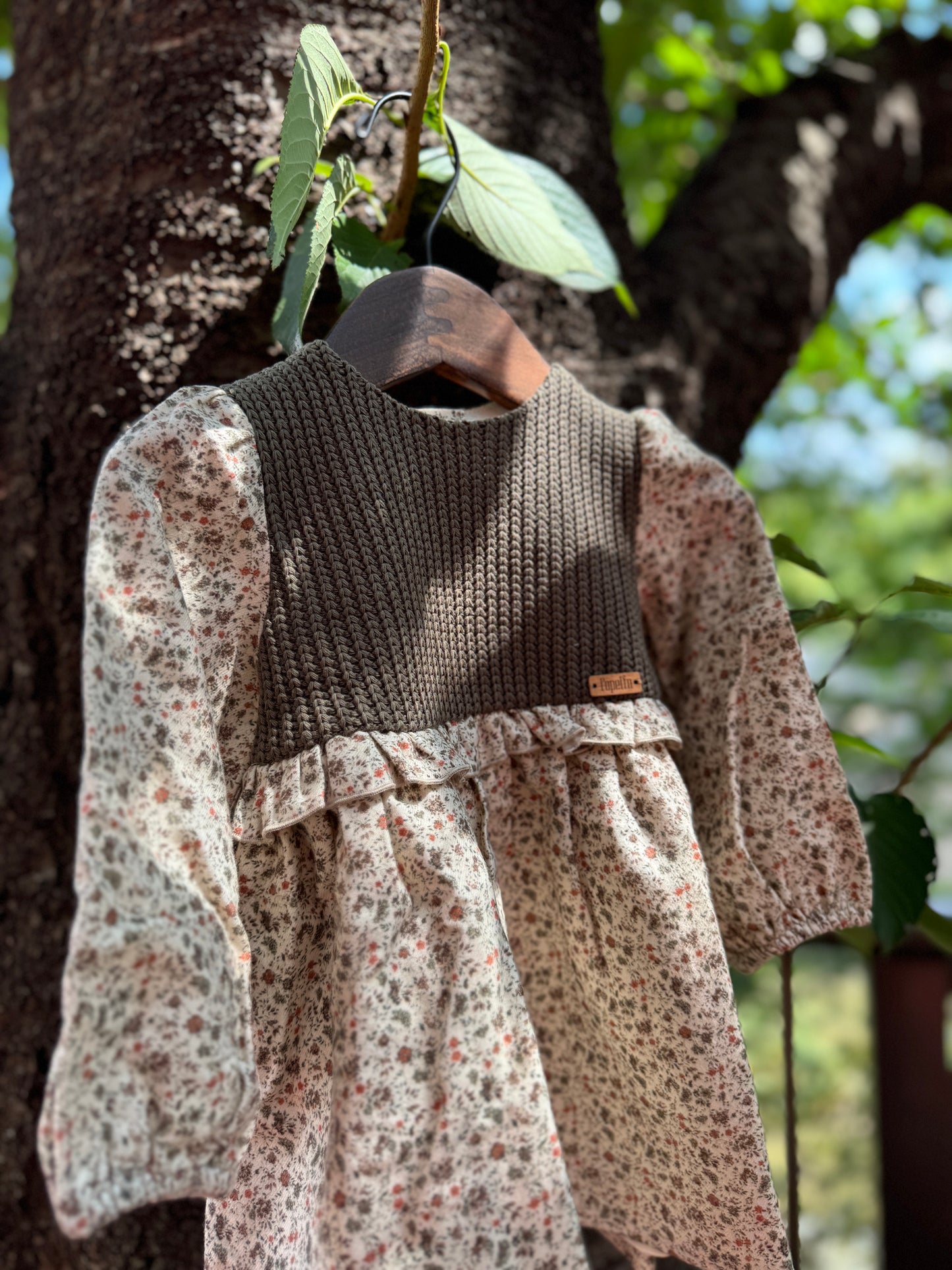 (送料無料)popelin / Floral print dress with knitted yoke
