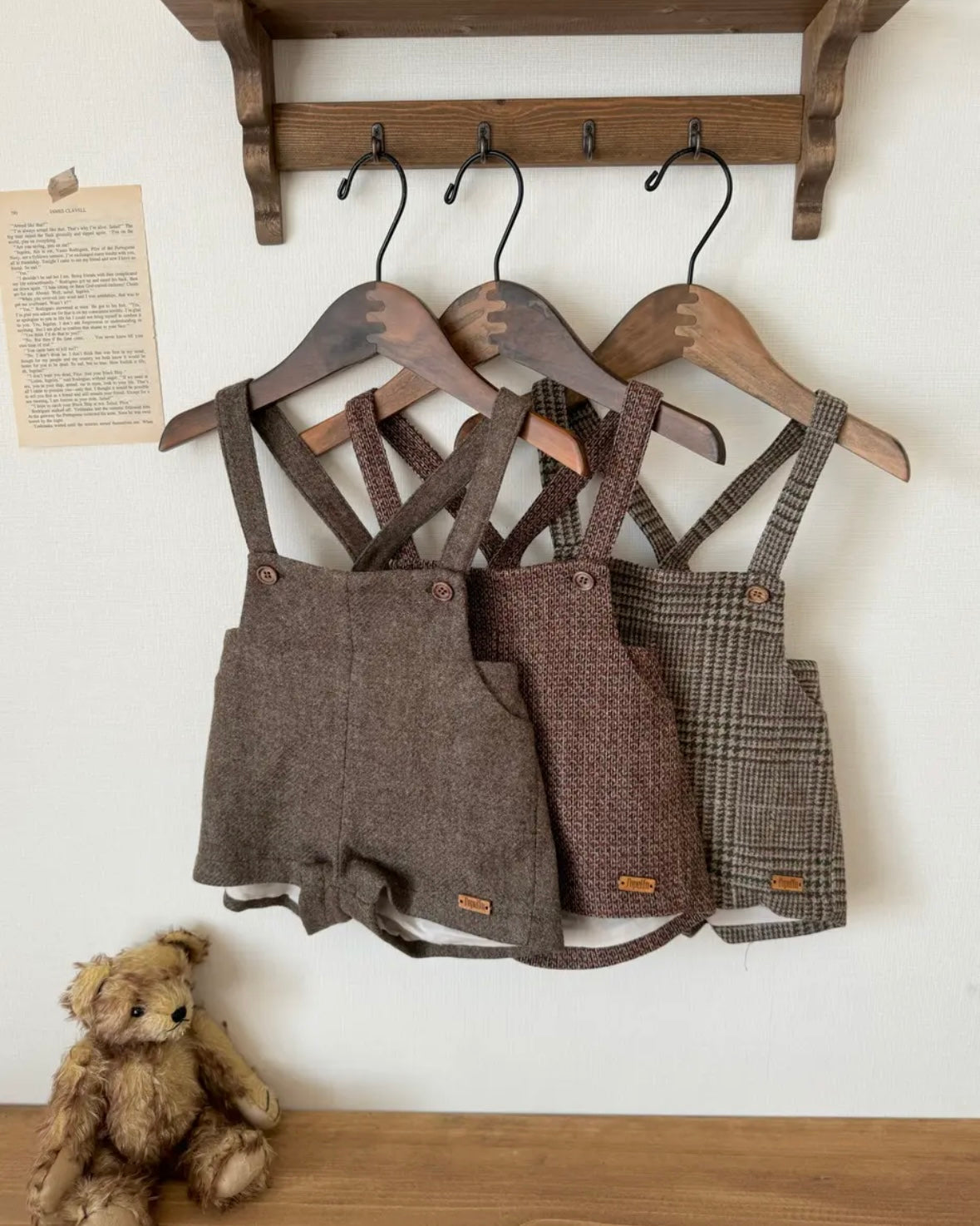 Popelin / Brown woollen short romper suit with pockets