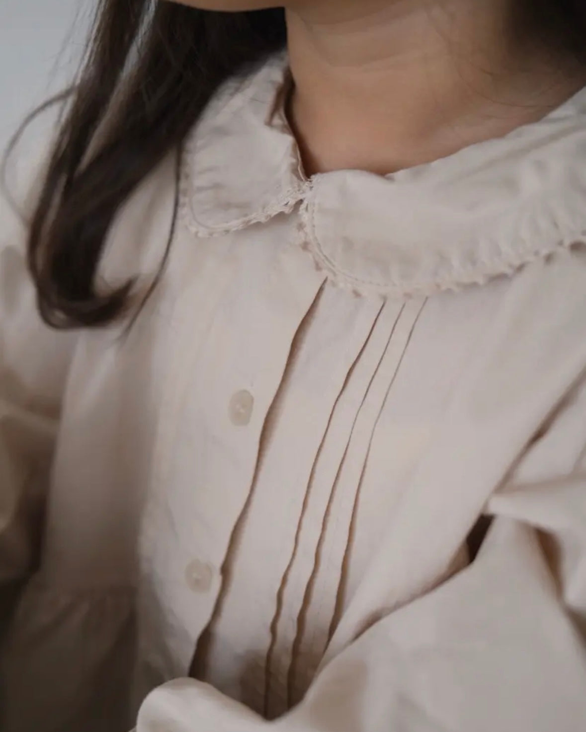 the beige / Pintuck Blouse