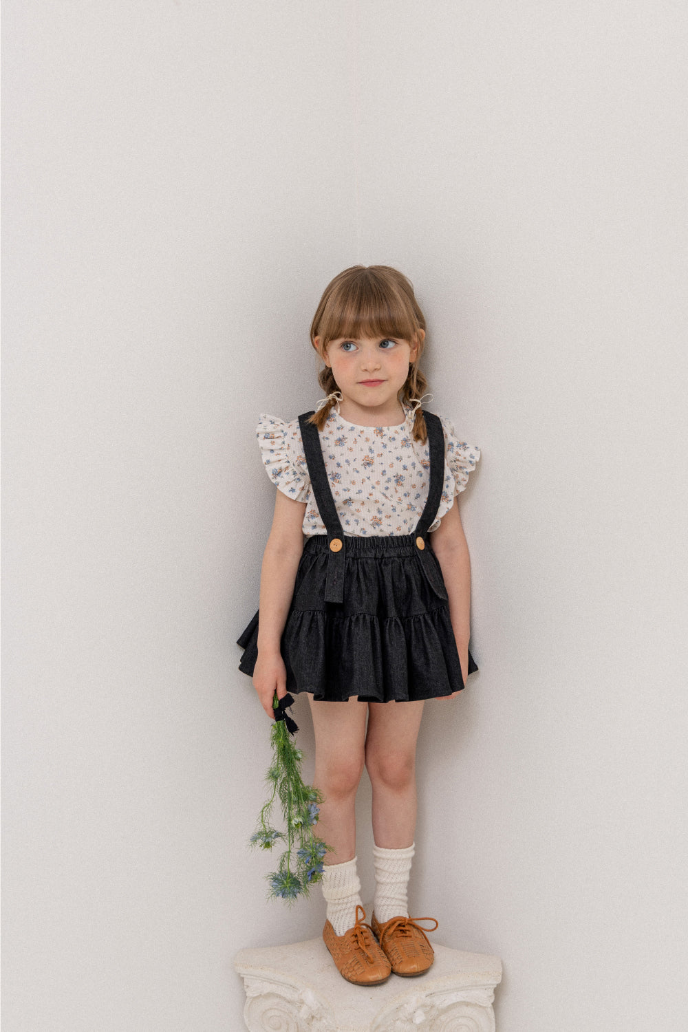 wonny ribbon / Black denim skirt