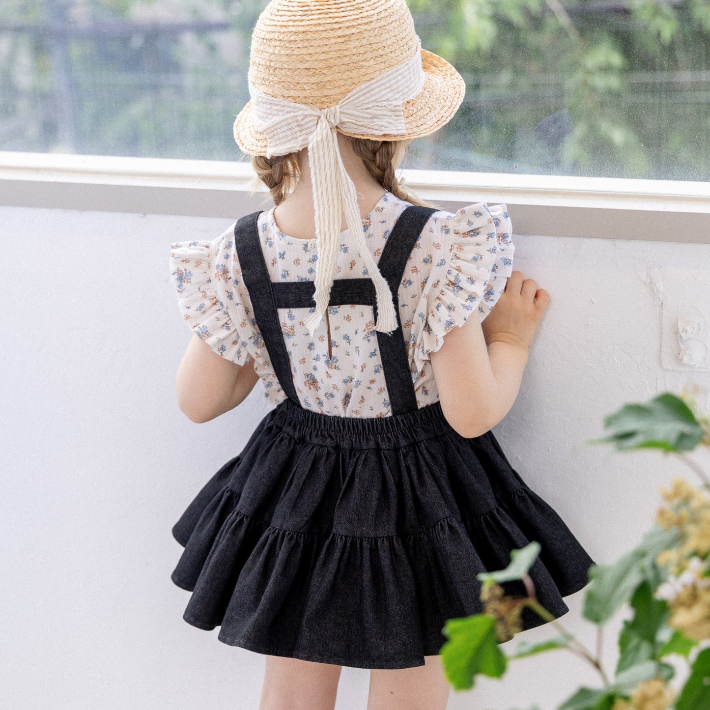 wonny ribbon / Black denim skirt