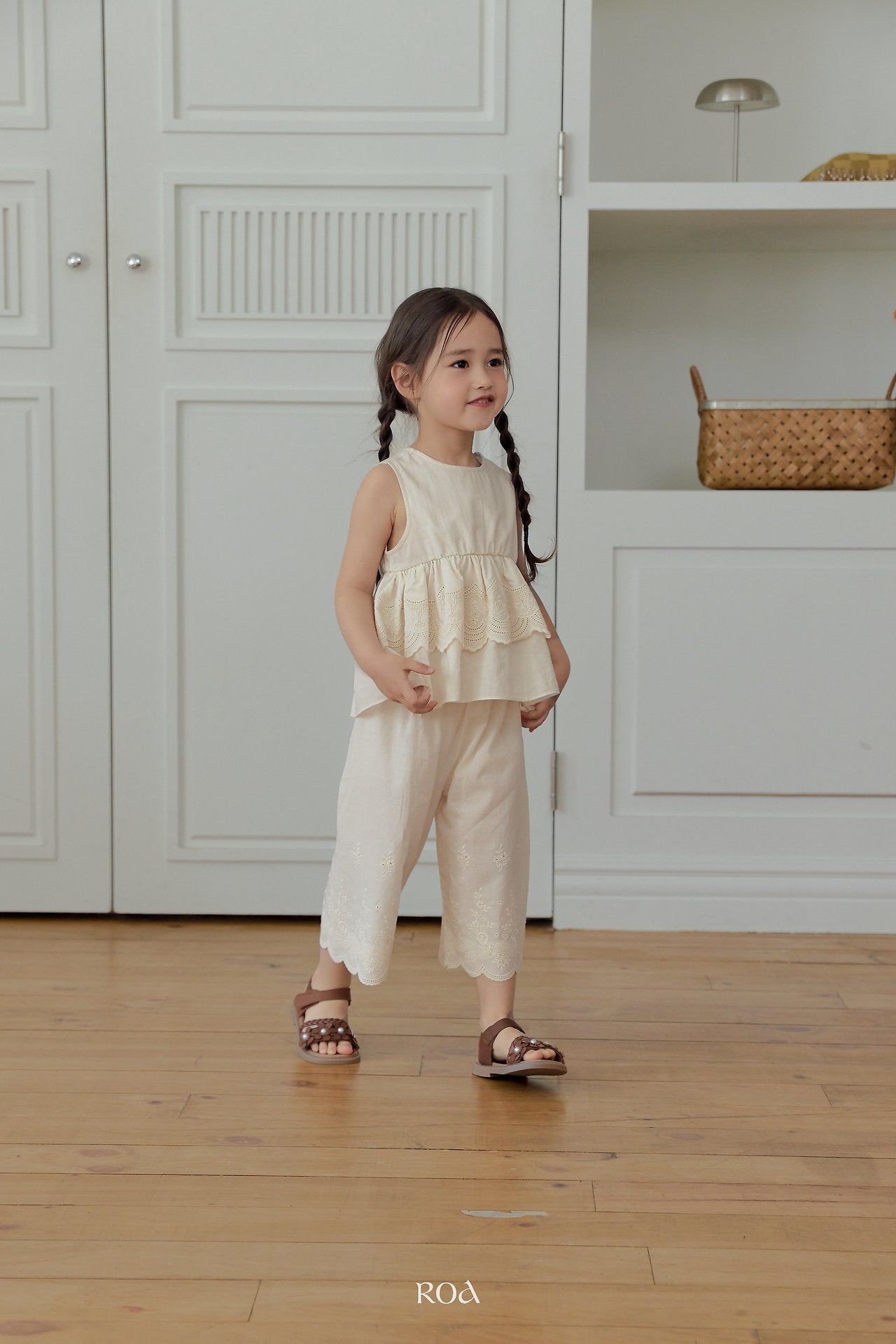 (予約) Roa / Blanc Embroidery Pants