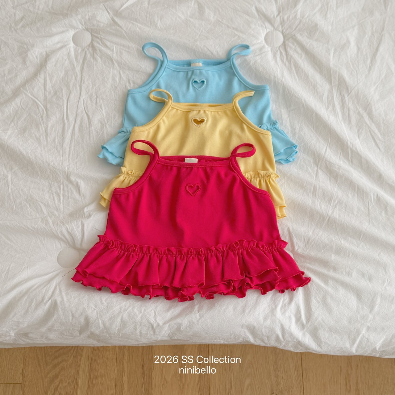 (予約) ninibello / Joy Heart Punched Sleeveless Top
