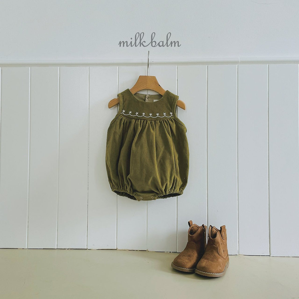 milk balm / Bailey Suit