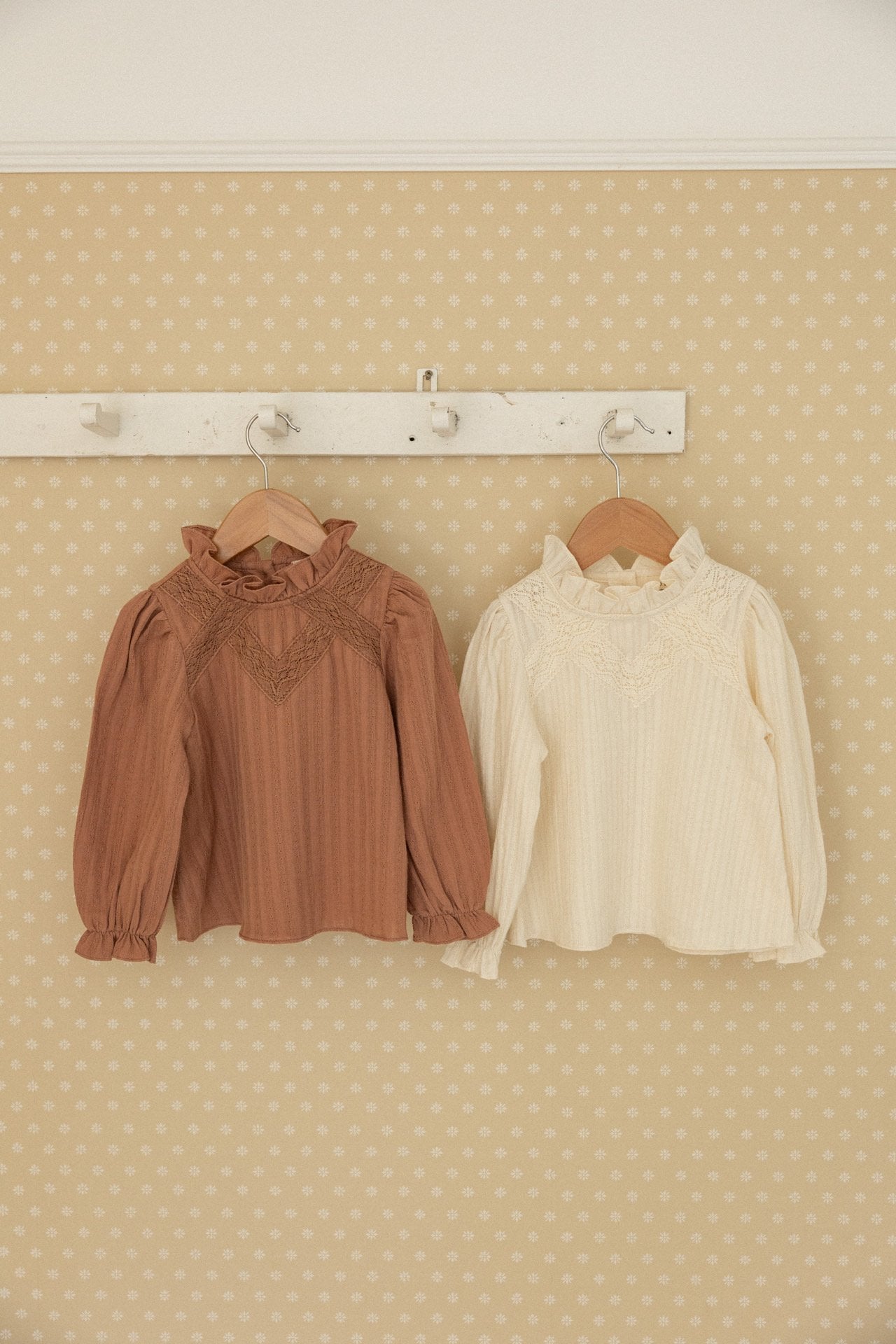 <予約>Perro bebe / Isabella Blouse