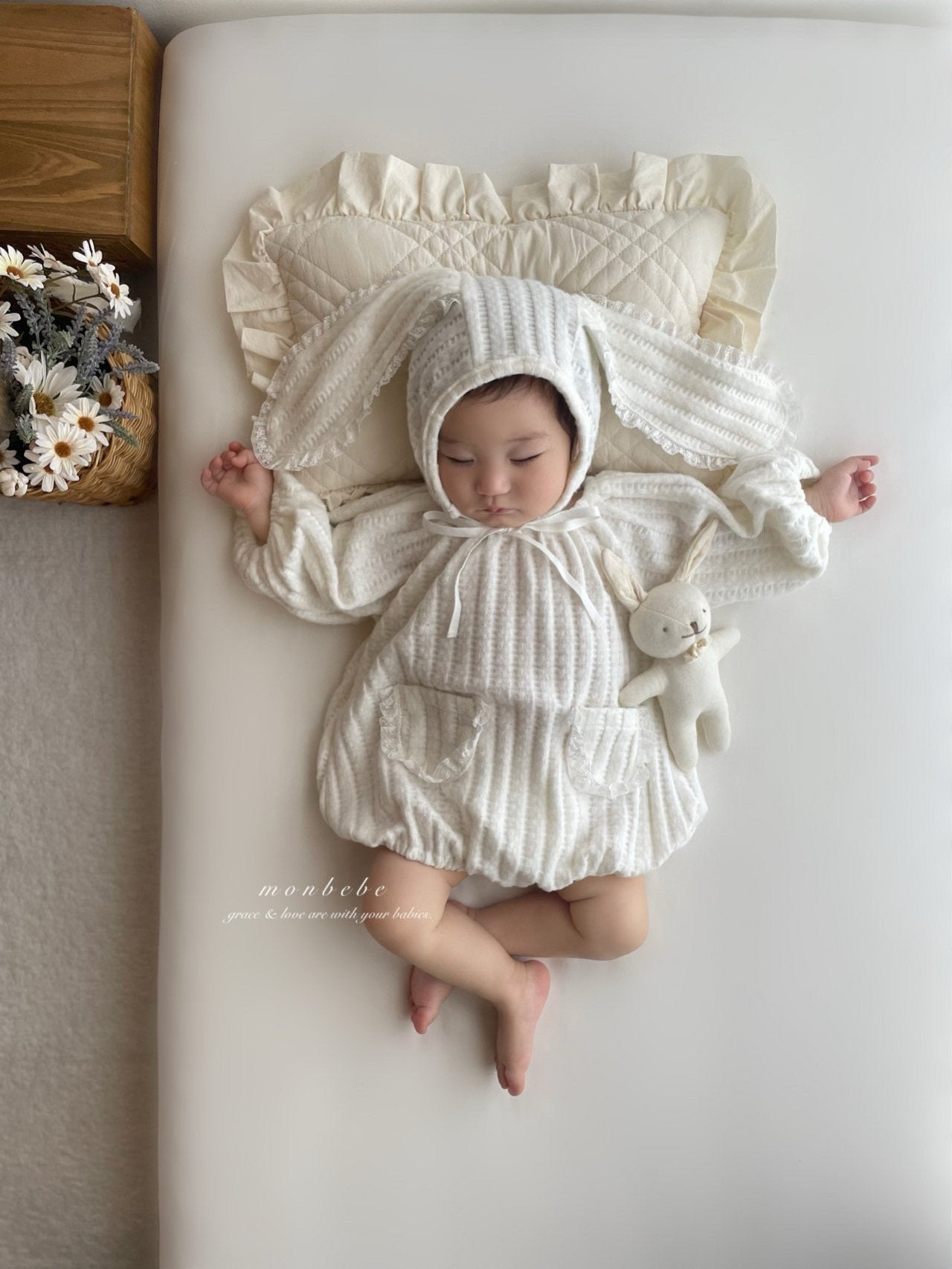 (予約) monbebe / Bunny Knit Suit