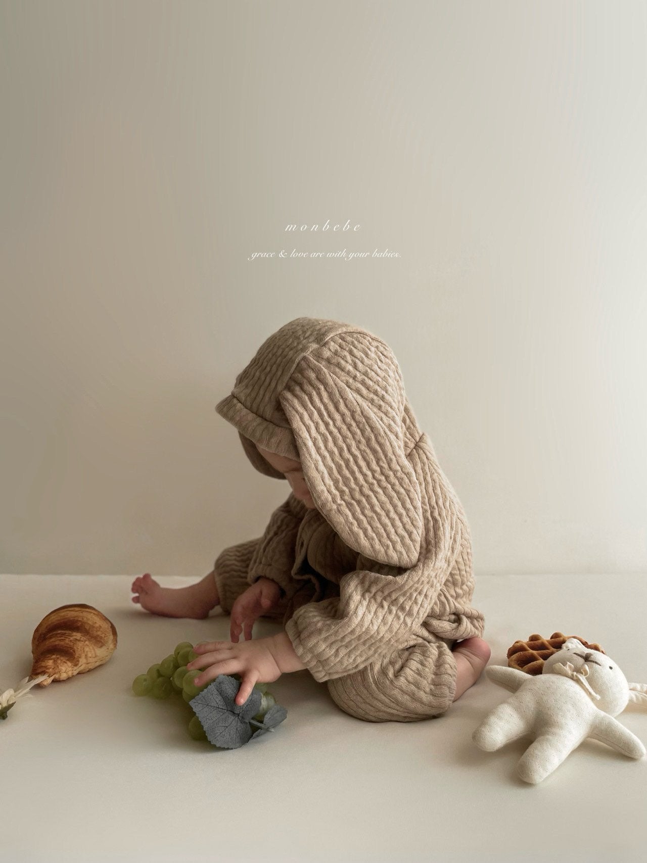 (予約) monbebe / Bunny Knit Suit