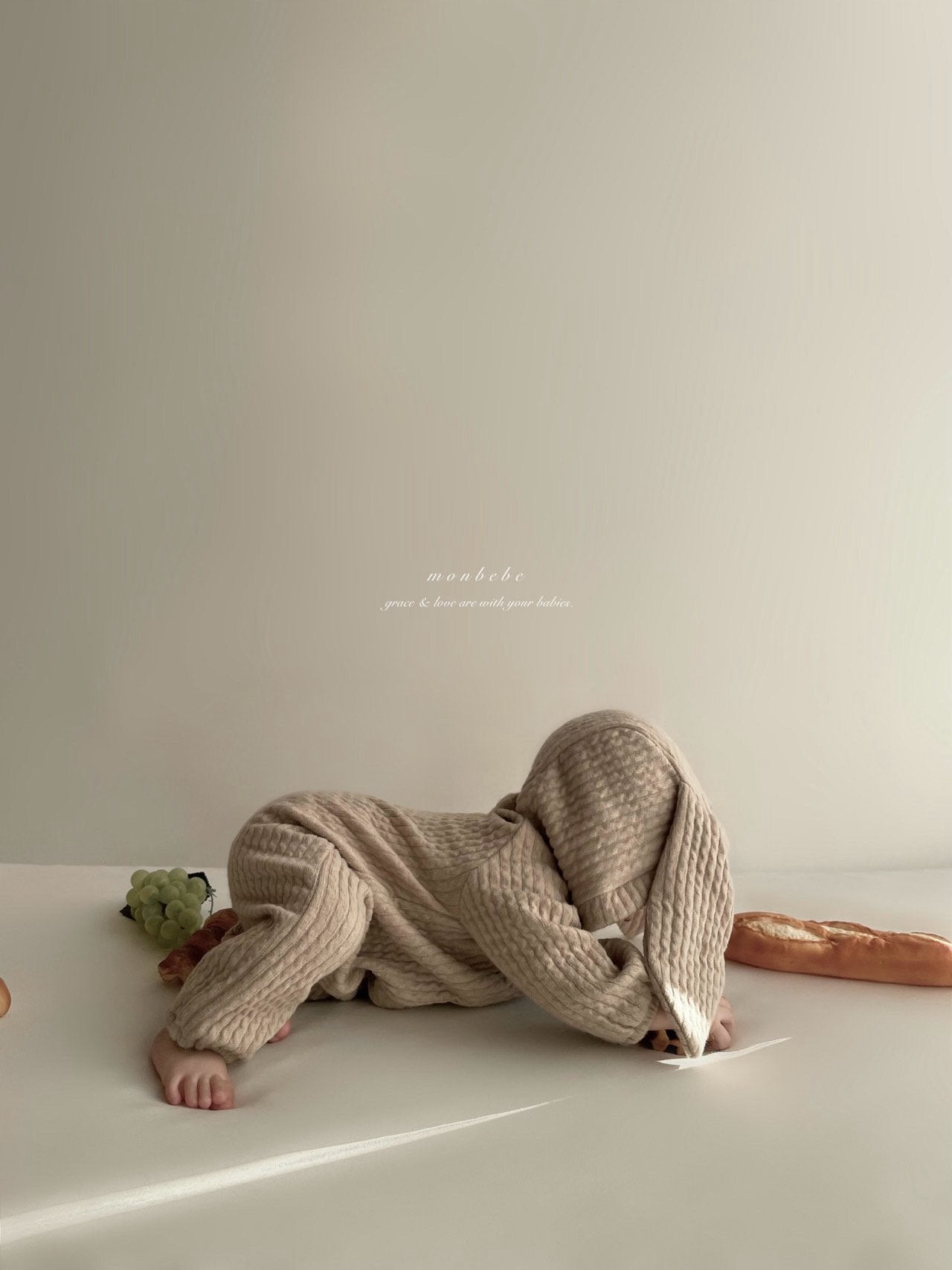 (予約) monbebe / Bunny Knit Suit
