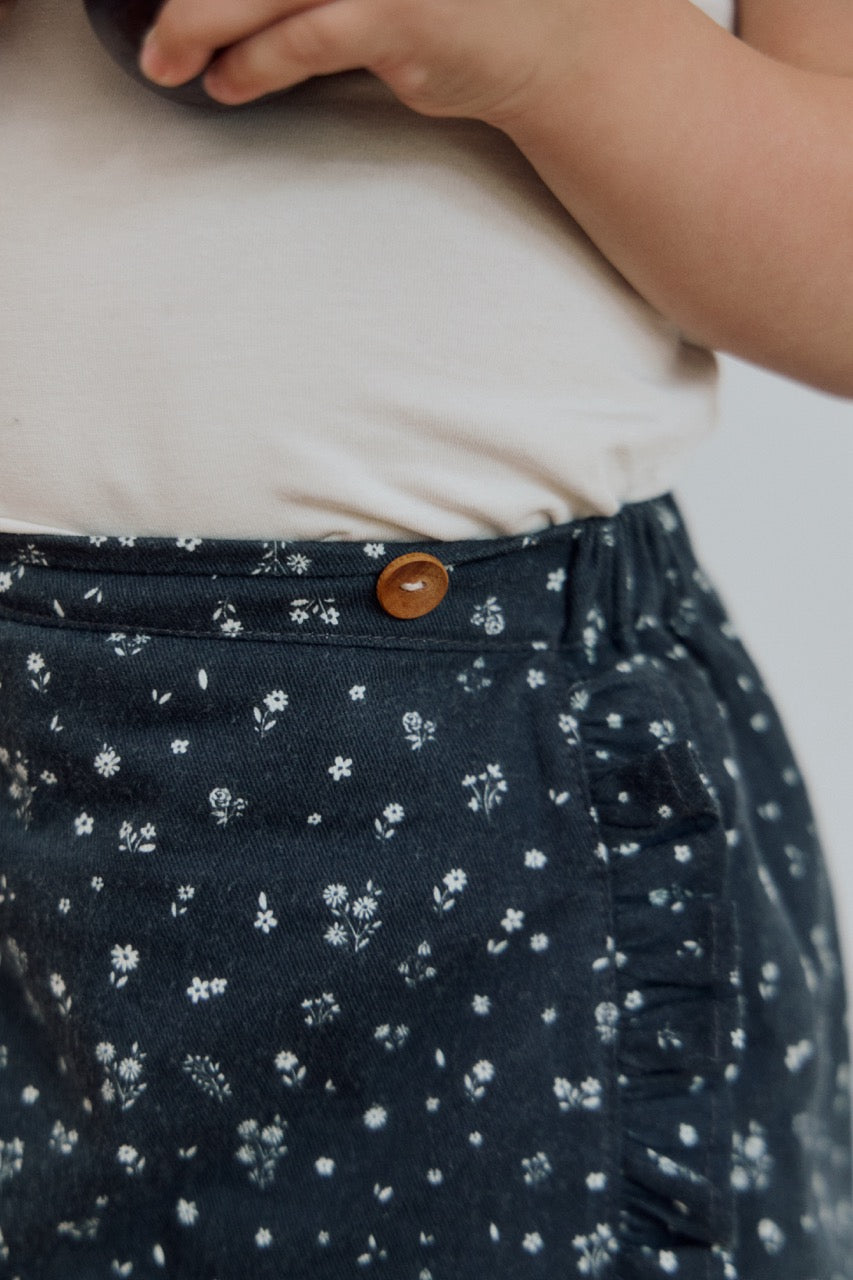 (予約) inné / collete wrap skirts (navy flower)