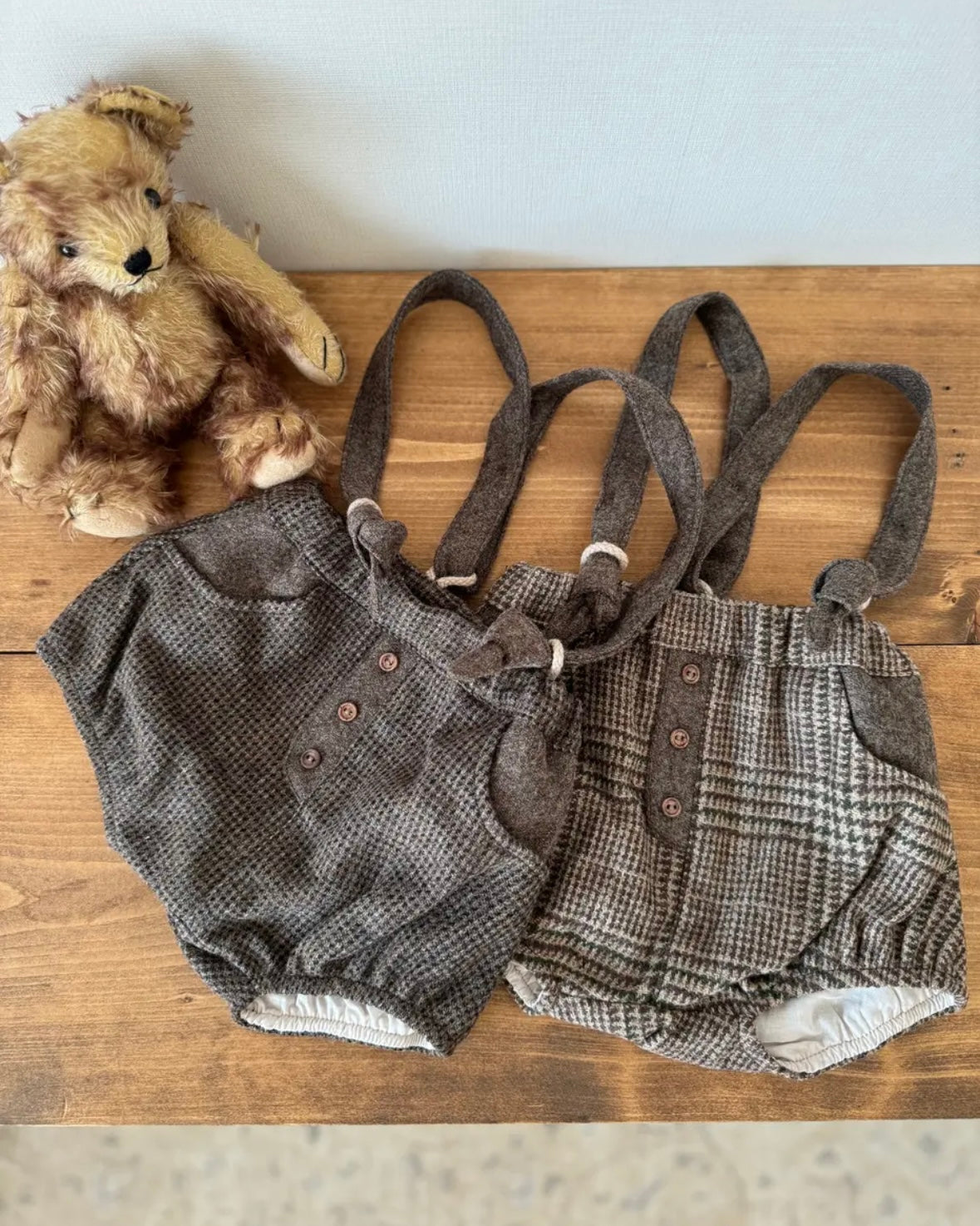 Popelin / Multi-coloured woollen culotte with removable straps and placket