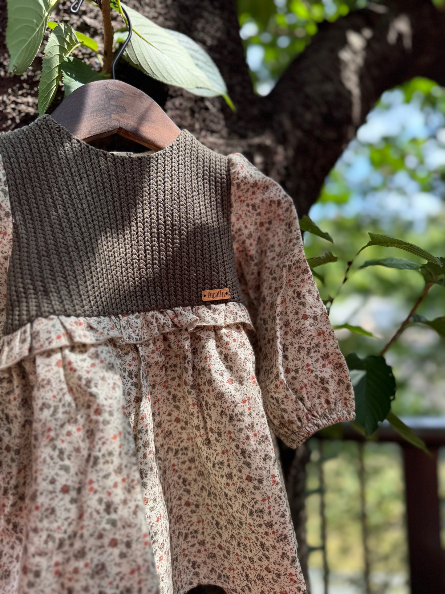 (送料無料)popelin / Floral print dress with knitted yoke