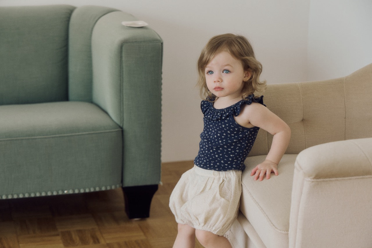 (予約) inné / ruffled sleeveless (navy)