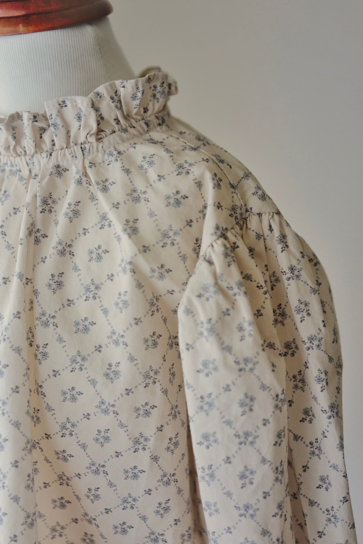 [Original] Muguet Puff Top ivory