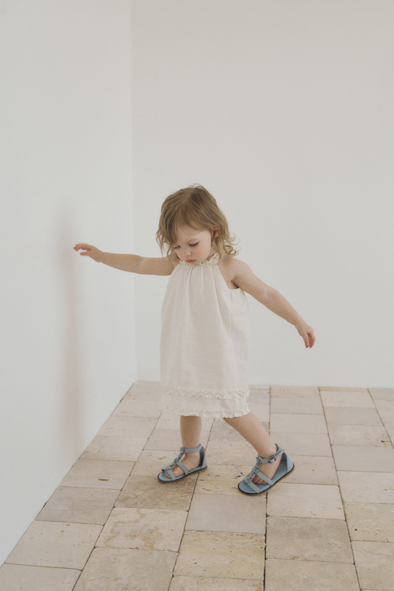 (予約) inné / Rosalie sandal (misty blue)