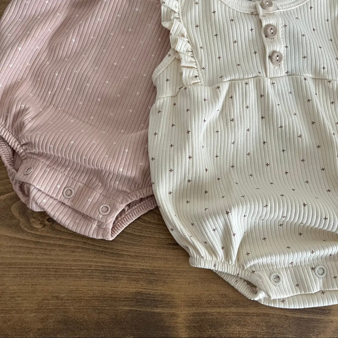 家庭中 1+ 人 / CINNIA NUDE