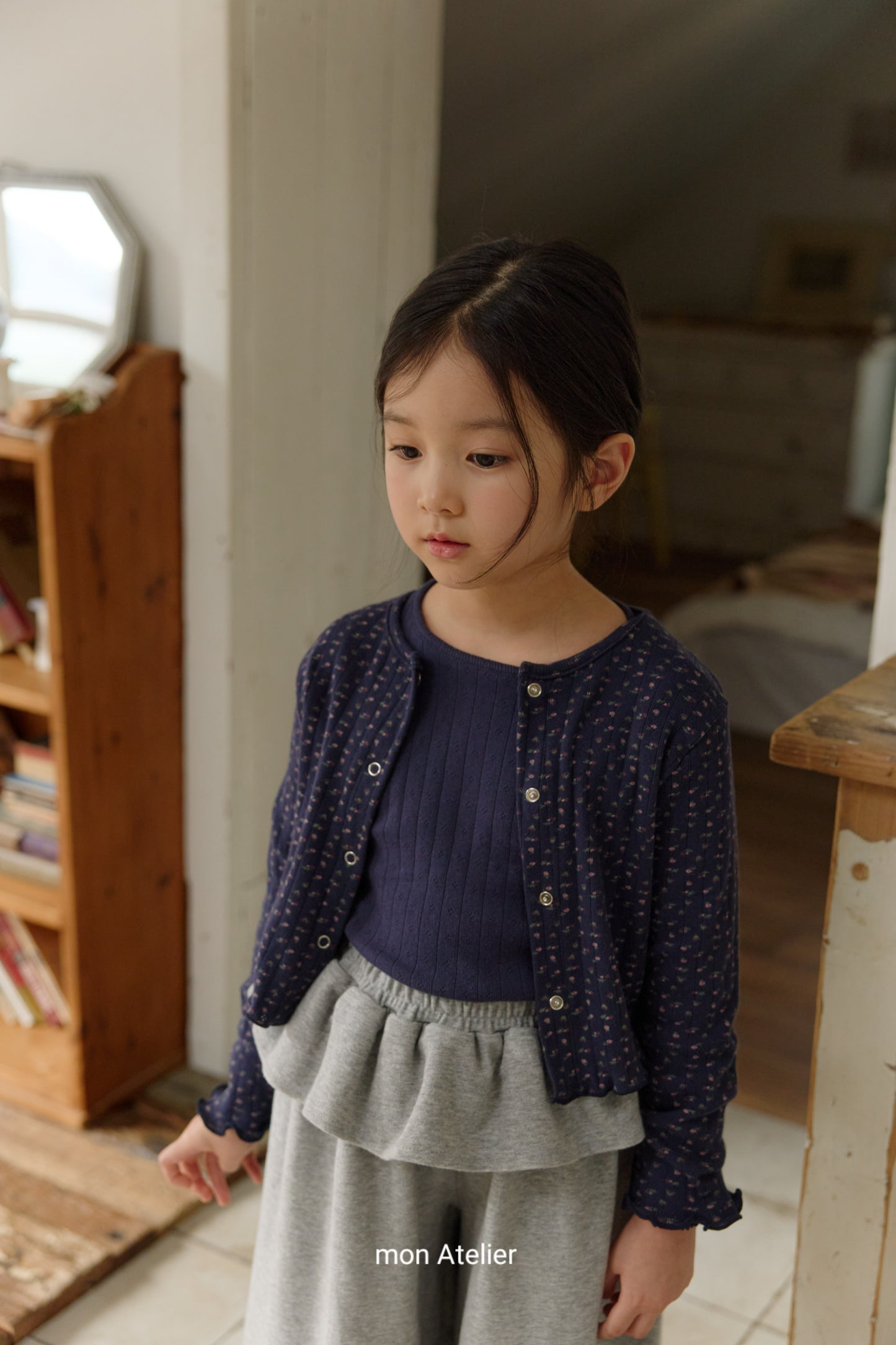 (予約) mon Atelier  /  eyelet cardigan