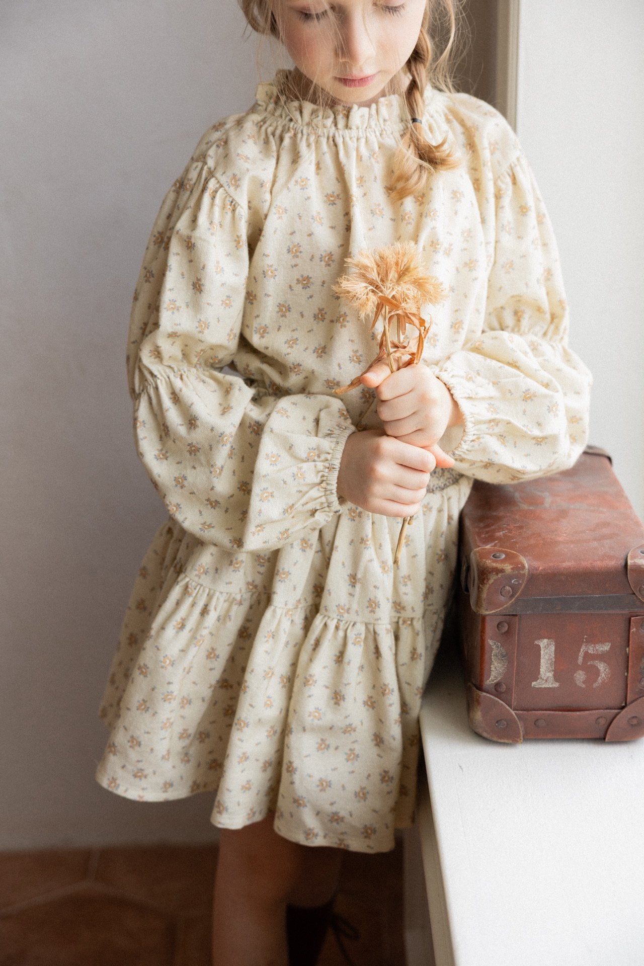 (予約)perro bebe / Ella blouse , skirt - beige
