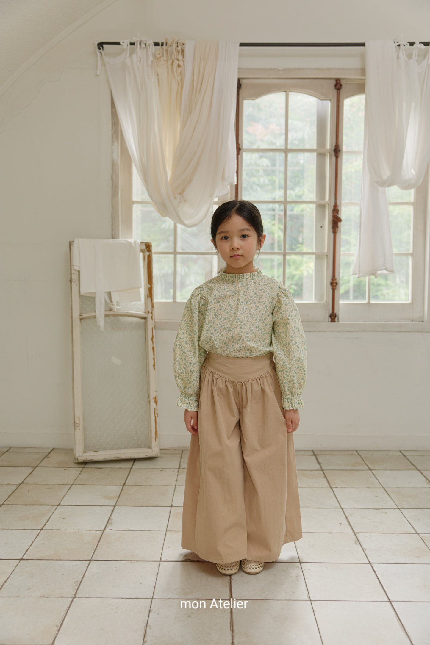 (予約) mon Atelier  / V-cut pants