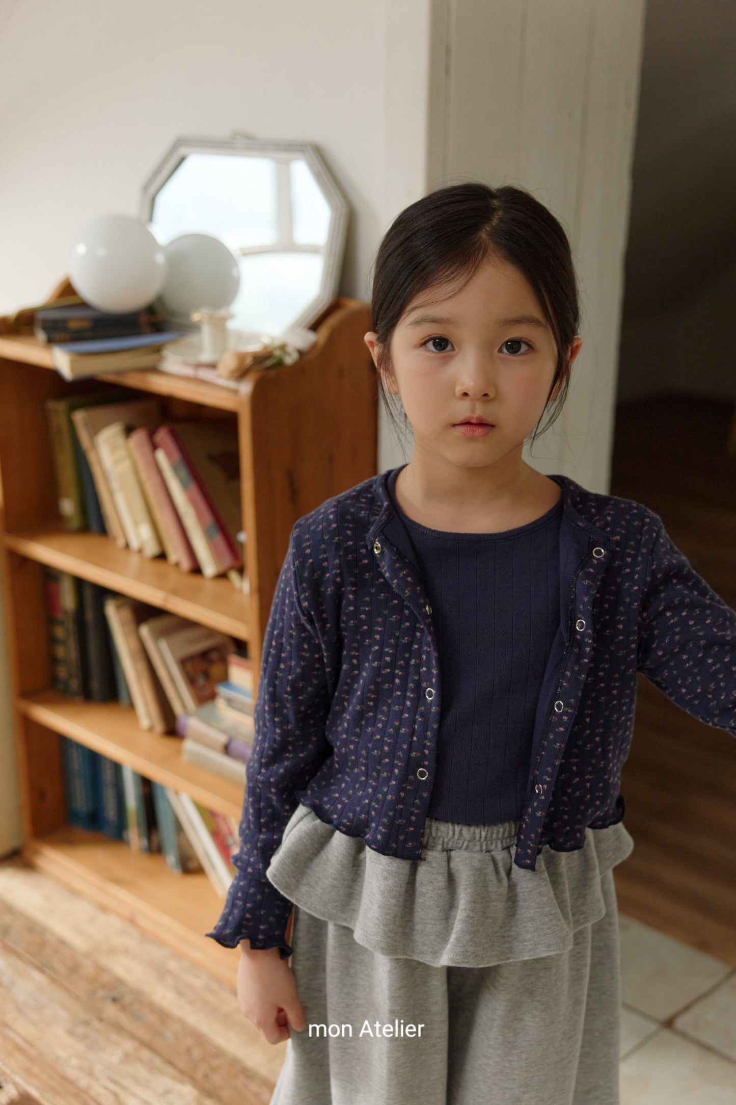 (予約) mon Atelier  /  eyelet cardigan