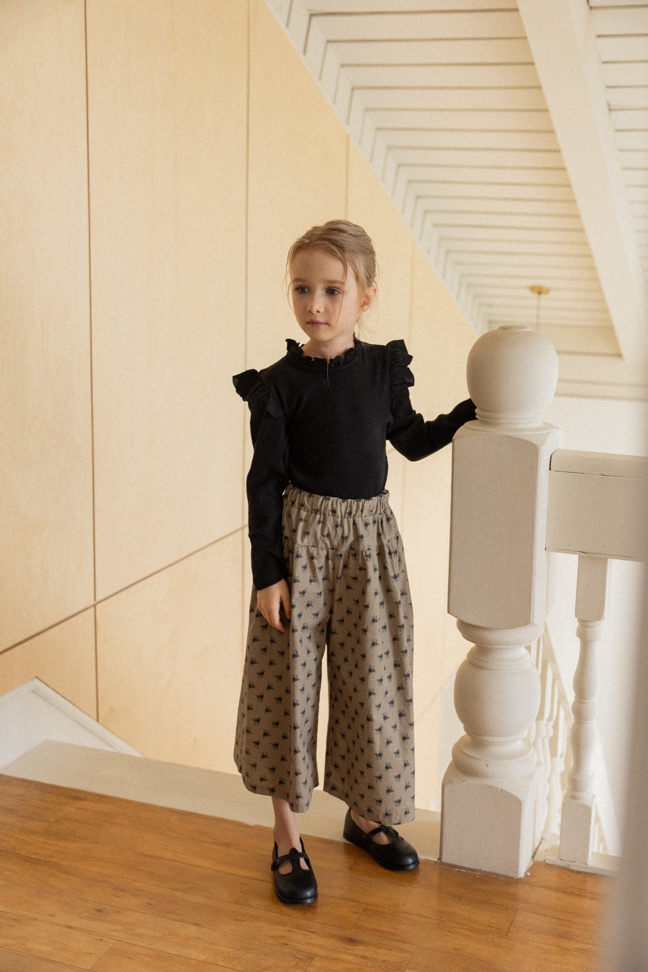 (予約)perro bebe / Laurel T - black