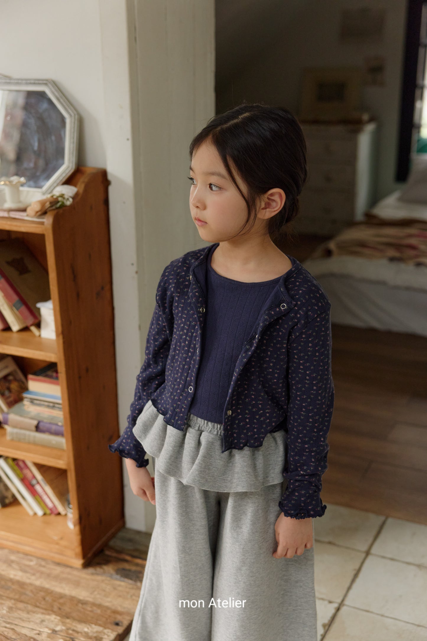 (予約) mon Atelier  /  eyelet cardigan