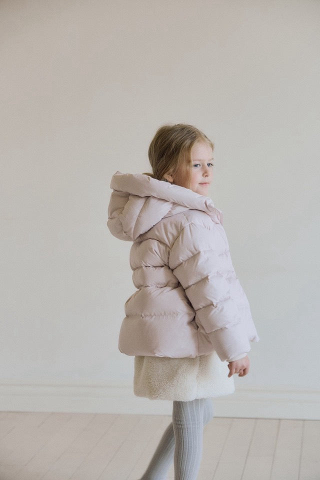送料無料(予約) inné / Lyla down jacket