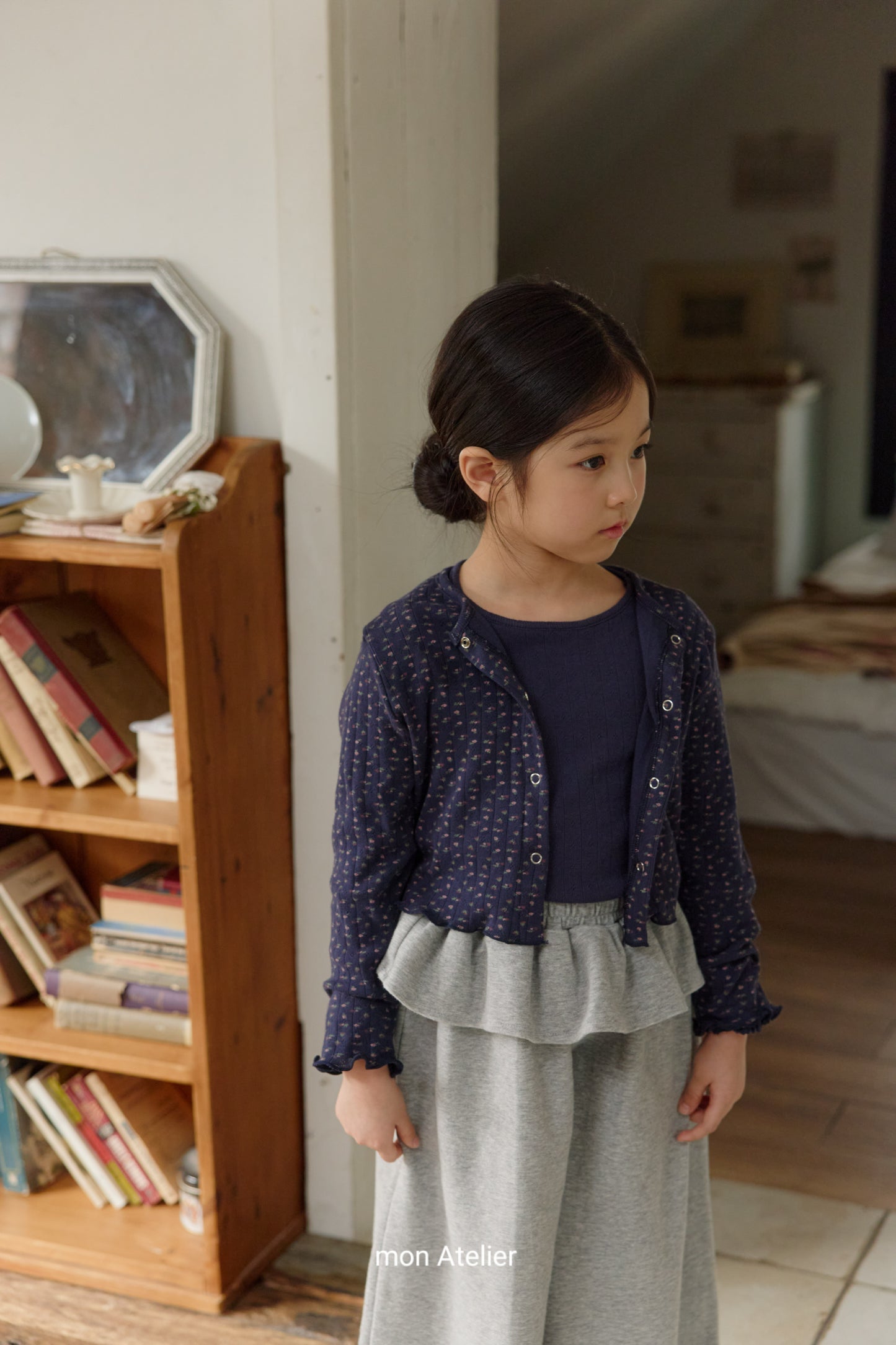 (予約) mon Atelier  /  eyelet cardigan