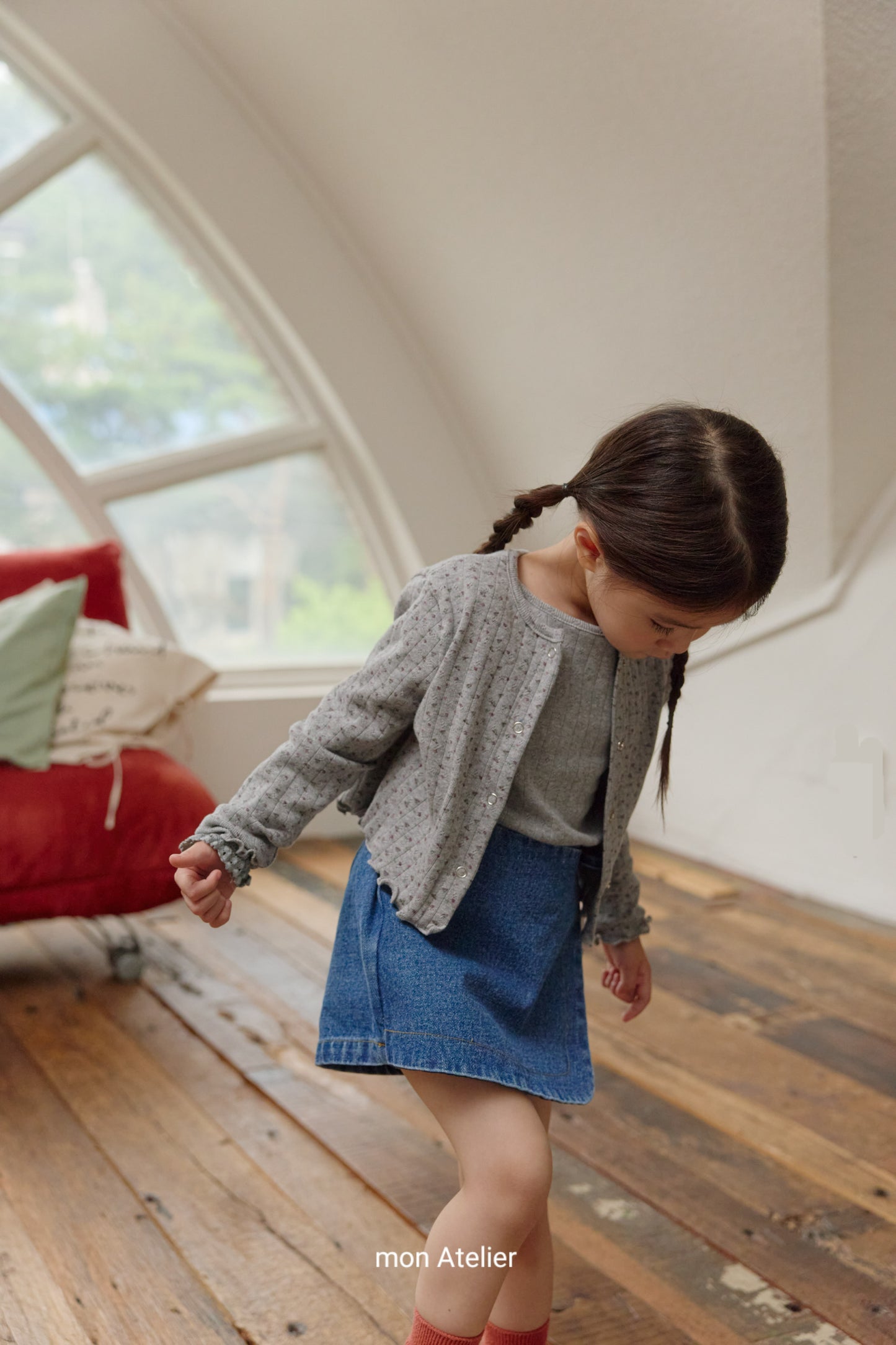 (予約) mon Atelier  /  eyelet cardigan