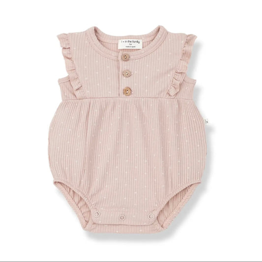 家庭中 1+ 人 / CINNIA NUDE