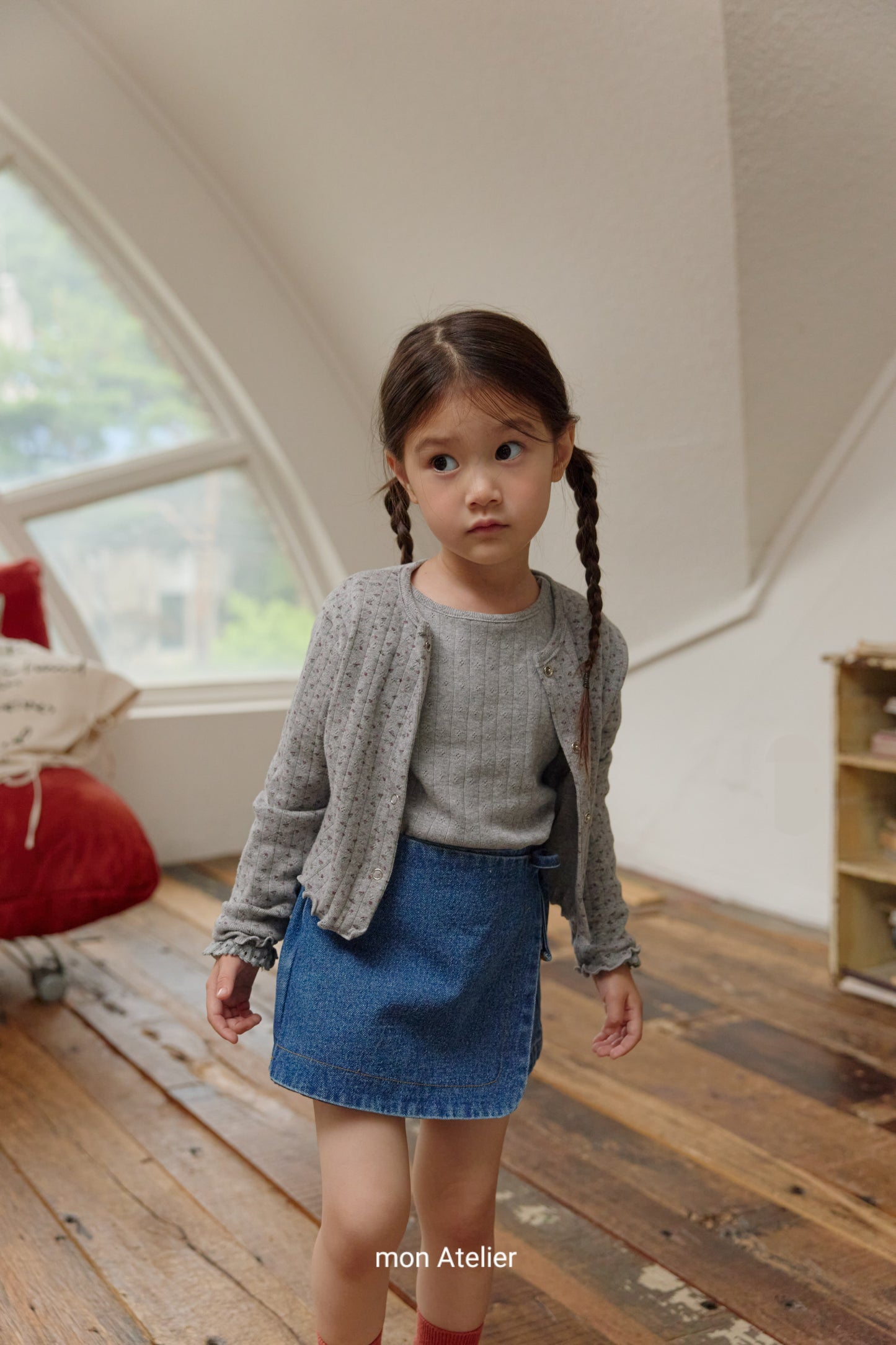 (予約) mon Atelier  /  eyelet cardigan