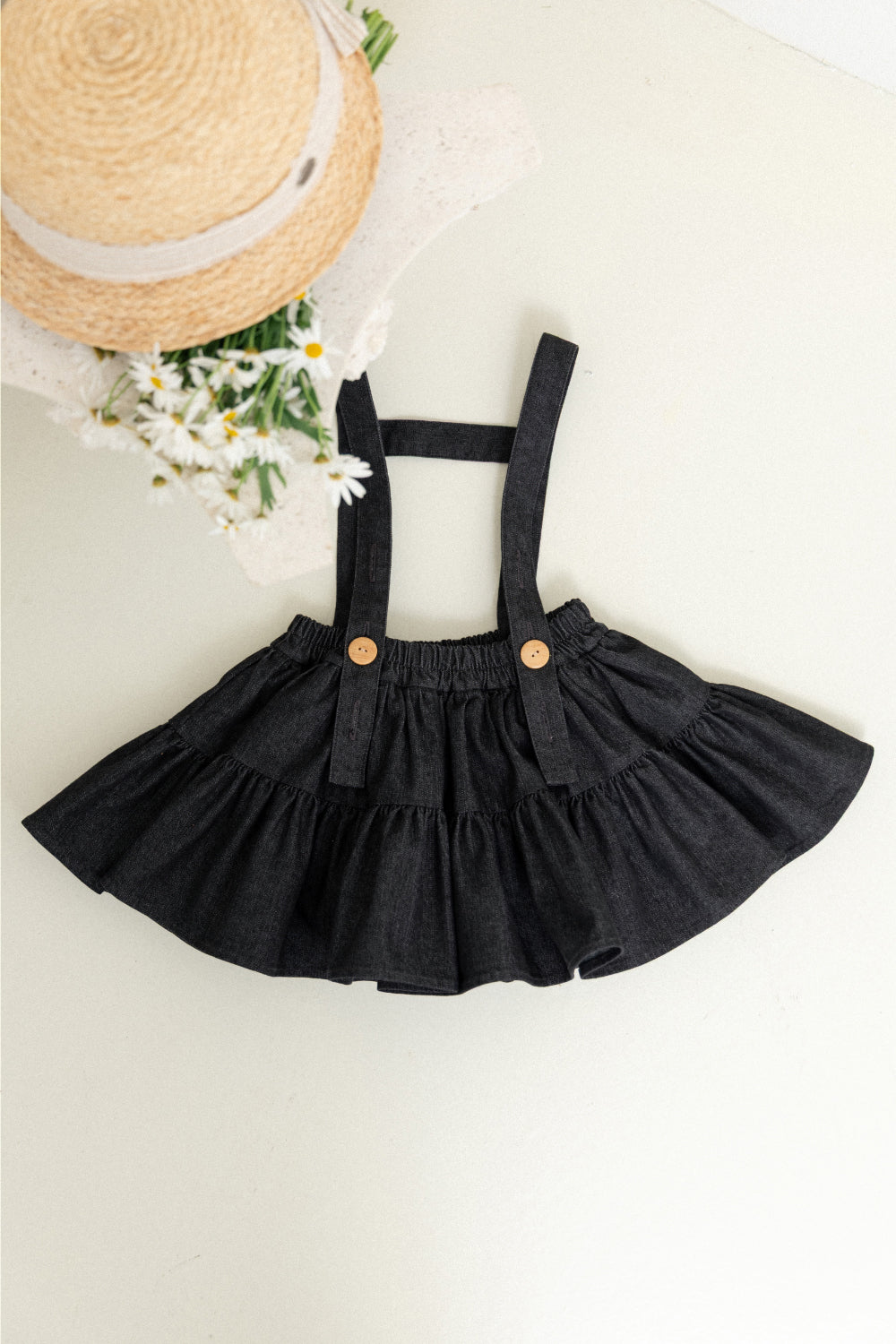 wonny ribbon  / Black denim skirt