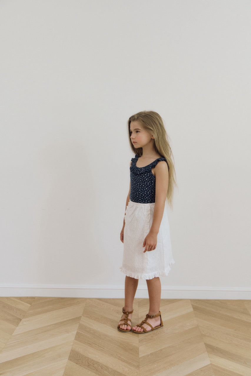 (予約) inné / ruffled sleeveless (navy)