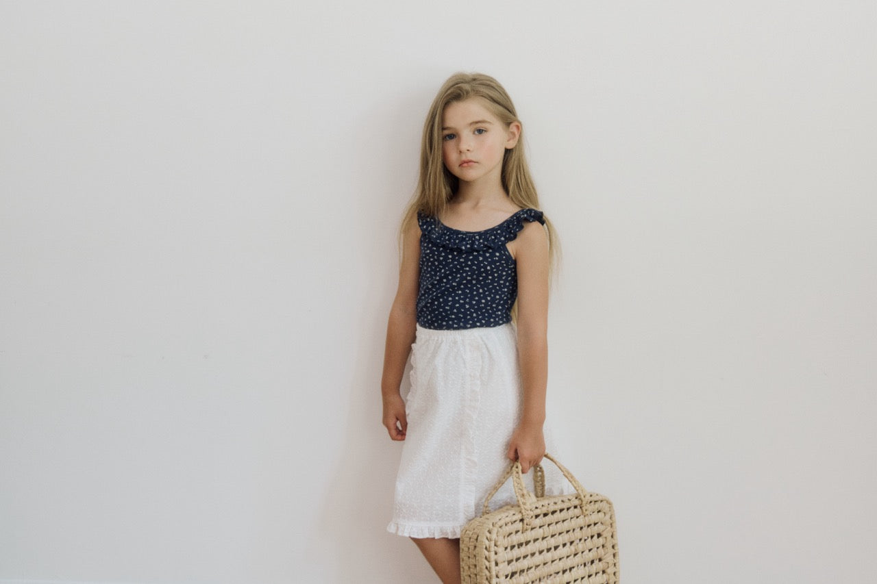 (予約) inné / ruffled sleeveless (navy)