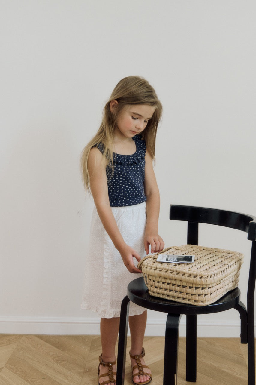 (予約) inné / ruffled sleeveless (navy)