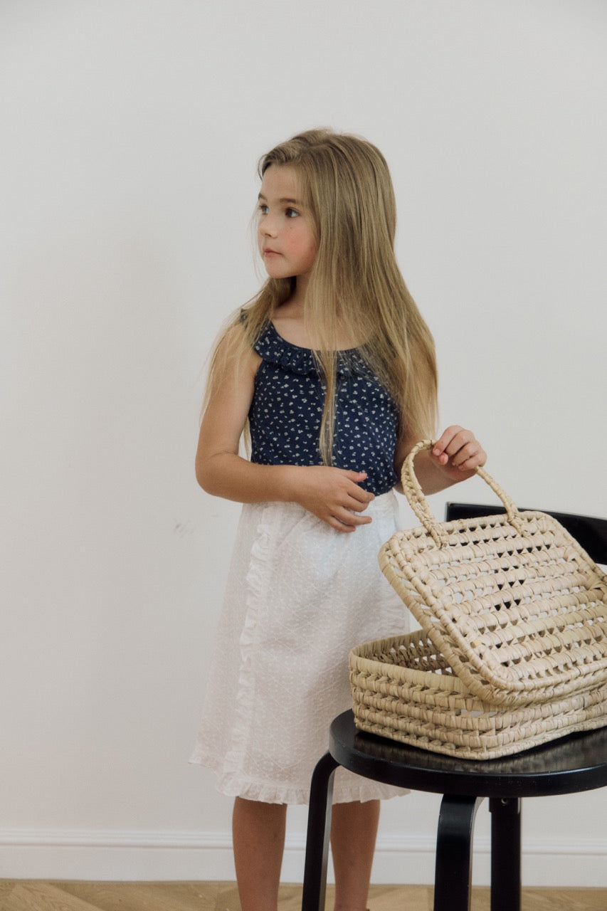 (予約) inné / ruffled sleeveless (navy)