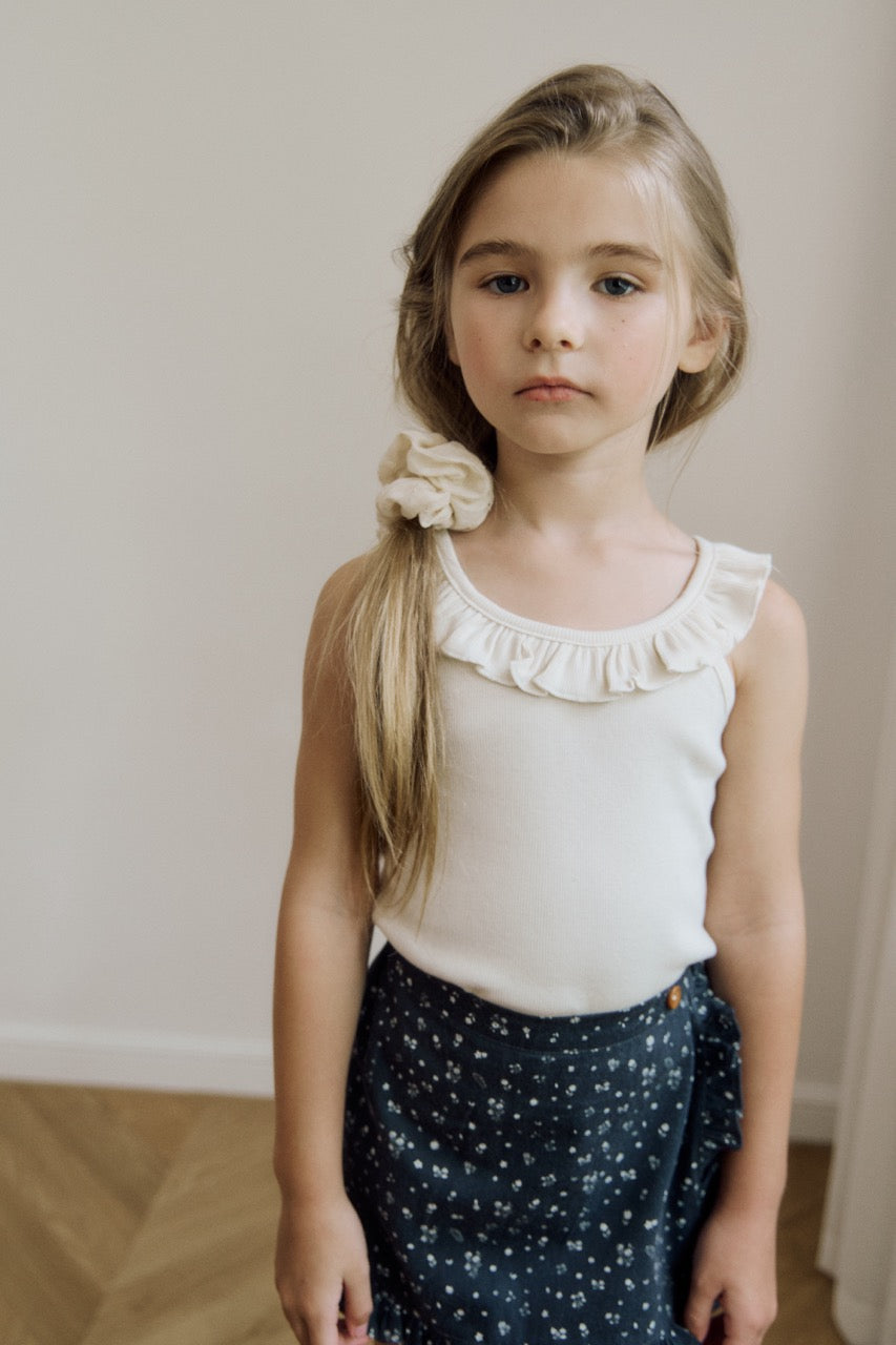 (予約) inné / ruffled sleeveless (born)
