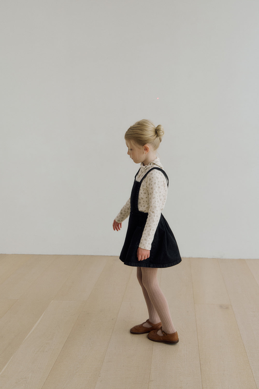 (予約) inné / Lia denim pinafore