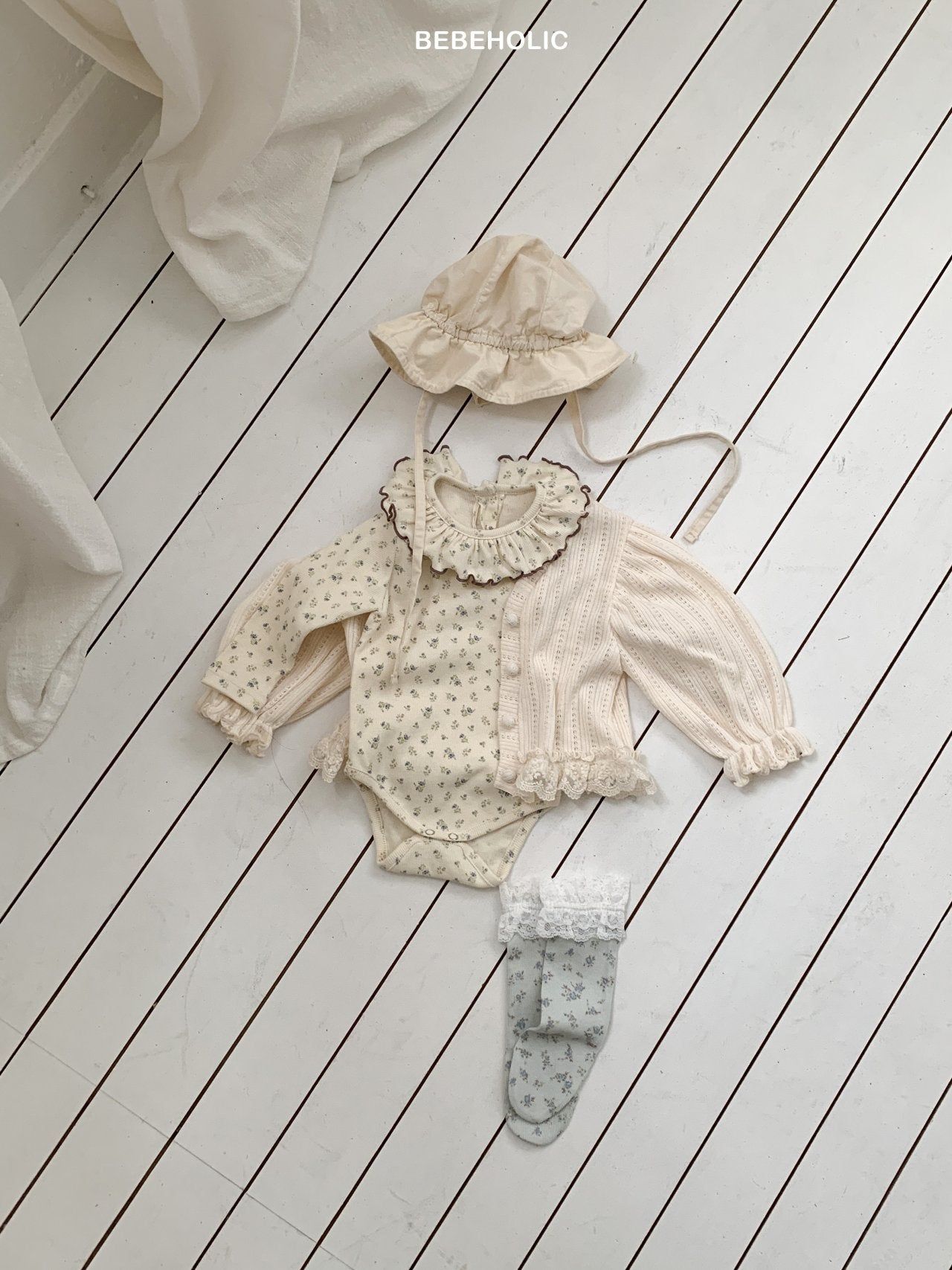 bebe holic / Pauline Suit