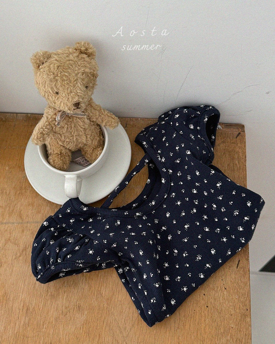 (予約) Aosta / Open Back Puff Blouse