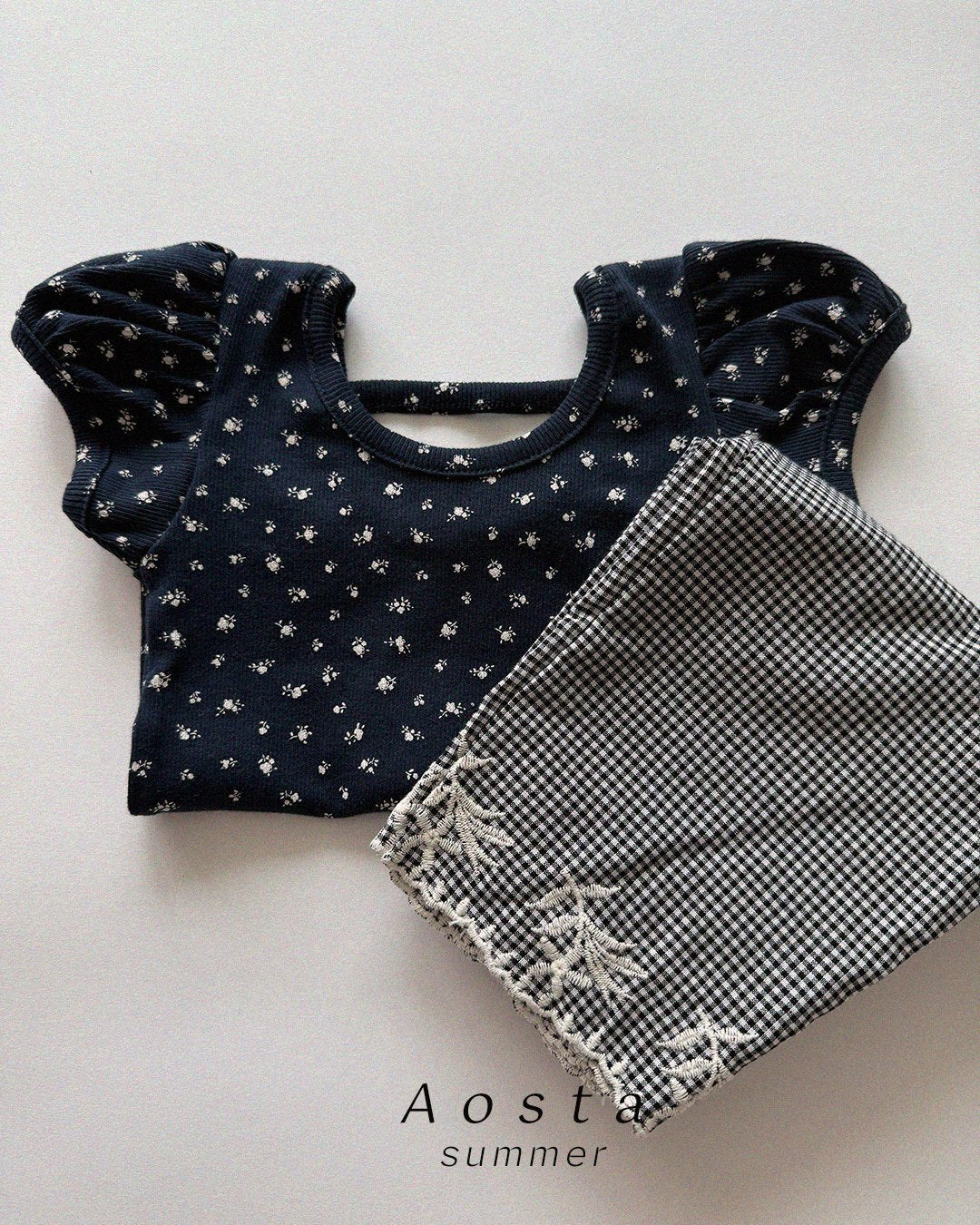 (予約) Aosta / Open Back Puff Blouse