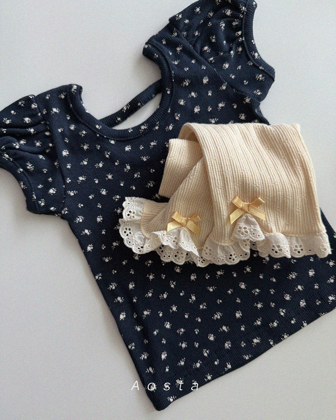 (予約) Aosta / Open Back Puff Blouse