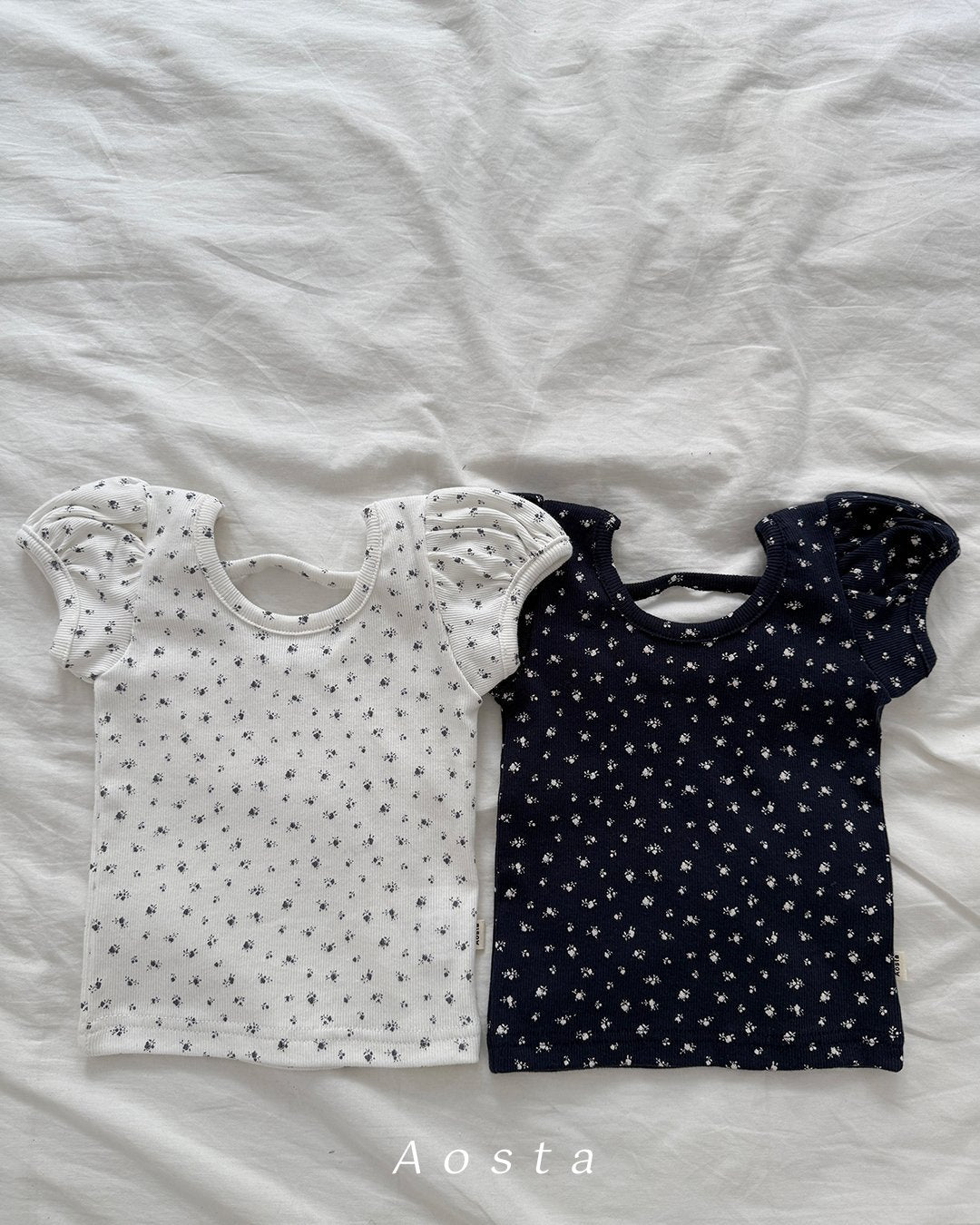 (予約) Aosta / Open Back Puff Blouse