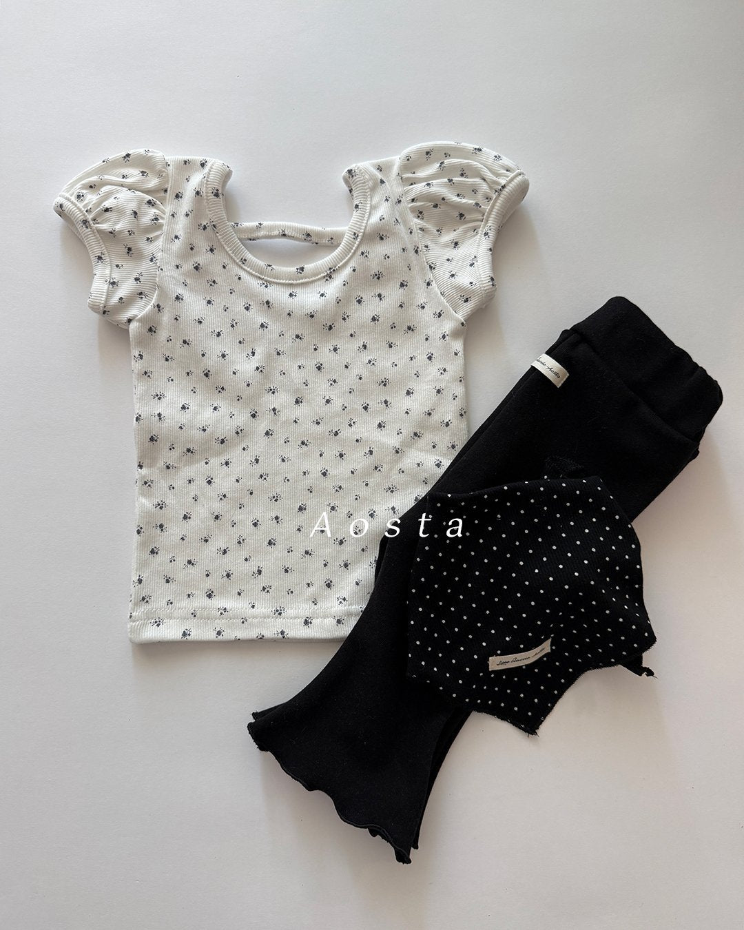 (予約) Aosta / Open Back Puff Blouse