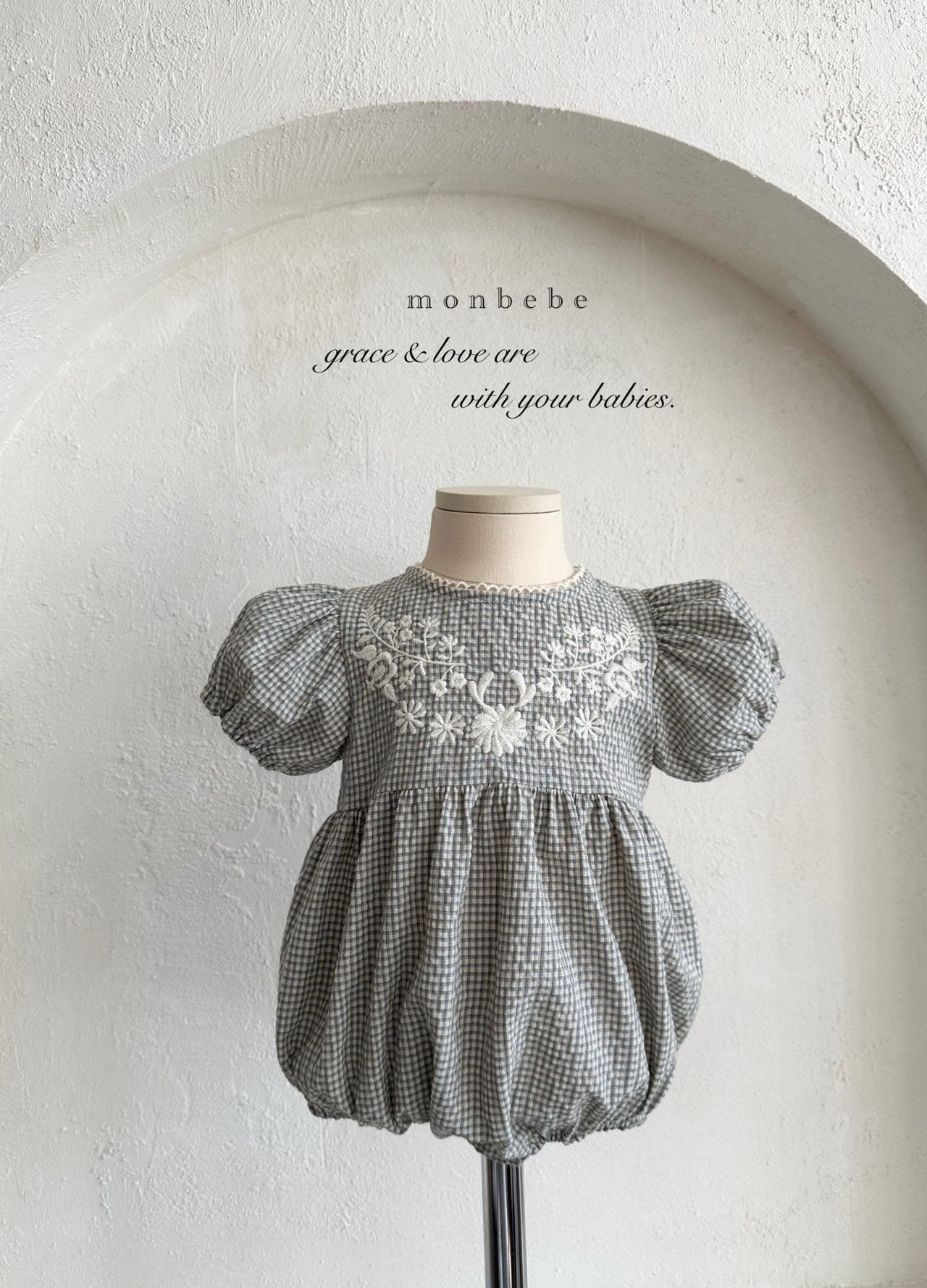 monbebe  /  Hannah embroidered suit