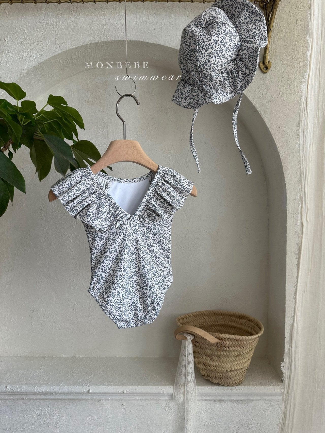 (予約) monbebe  /  26 Lolo Swimsuit (Hat Included)