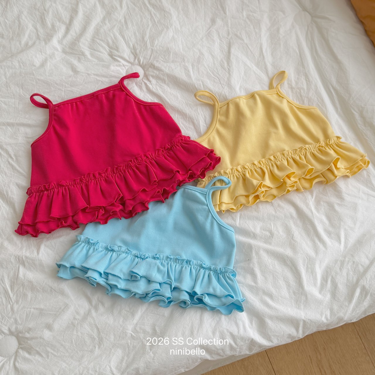 (予約) ninibello  / Joy Heart Punched Sleeveless Top