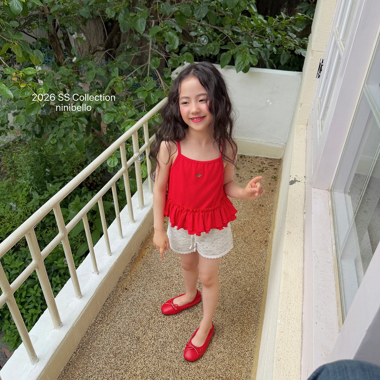 (予約) ninibello  / Joy Heart Punched Sleeveless Top