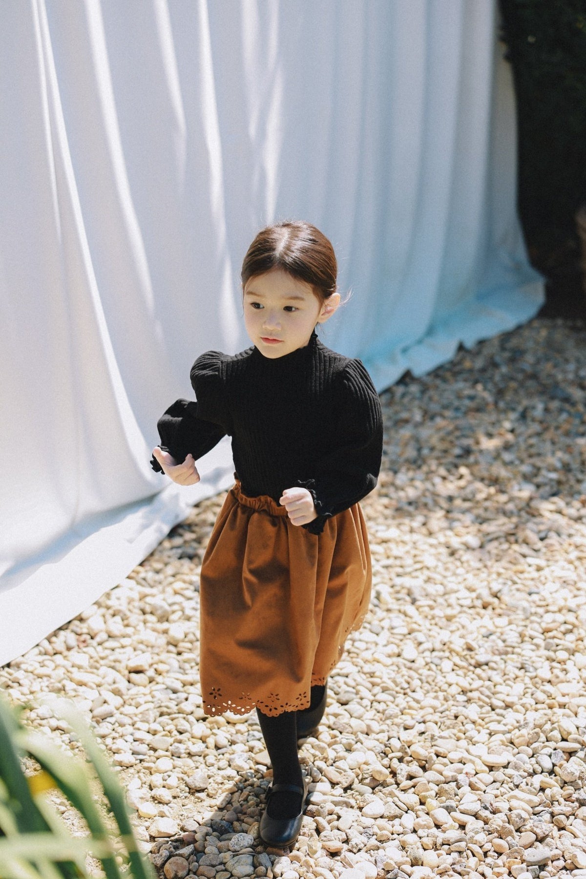 (予約) mon Atelier  /  Suede Laser-Cut Skirt