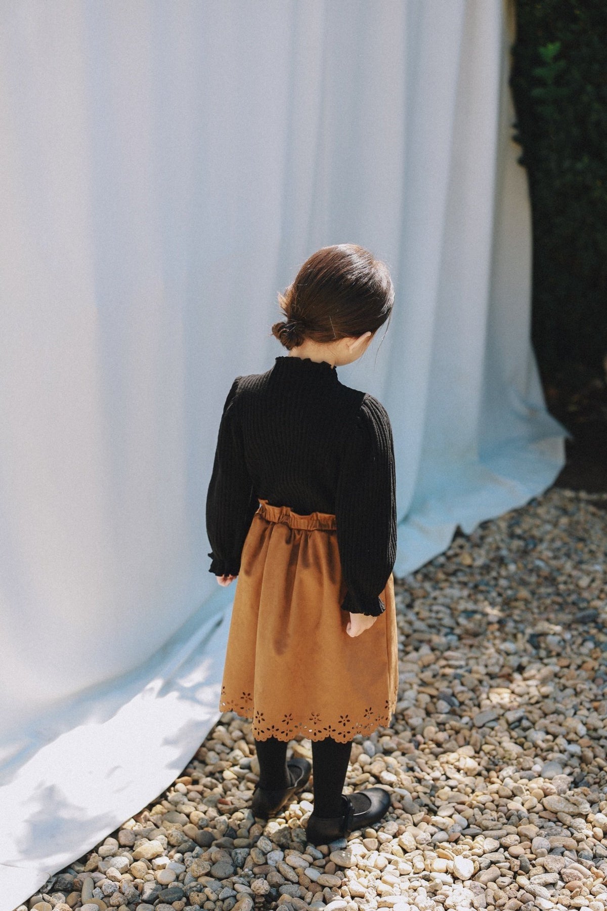 (予約) mon Atelier  /  Suede Laser-Cut Skirt